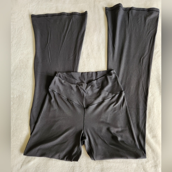 OFFLINE By Aerie Real Me High Waisted Crossover Flare Legging - Picture 2 of 6